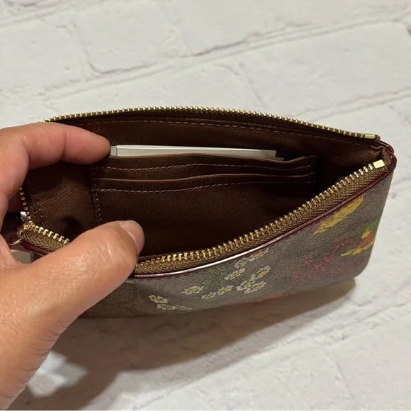 COACH Corner Zip Wristlet In Brown Signature Canvas With Wildflower Print Nwt - Picture 4 of 7